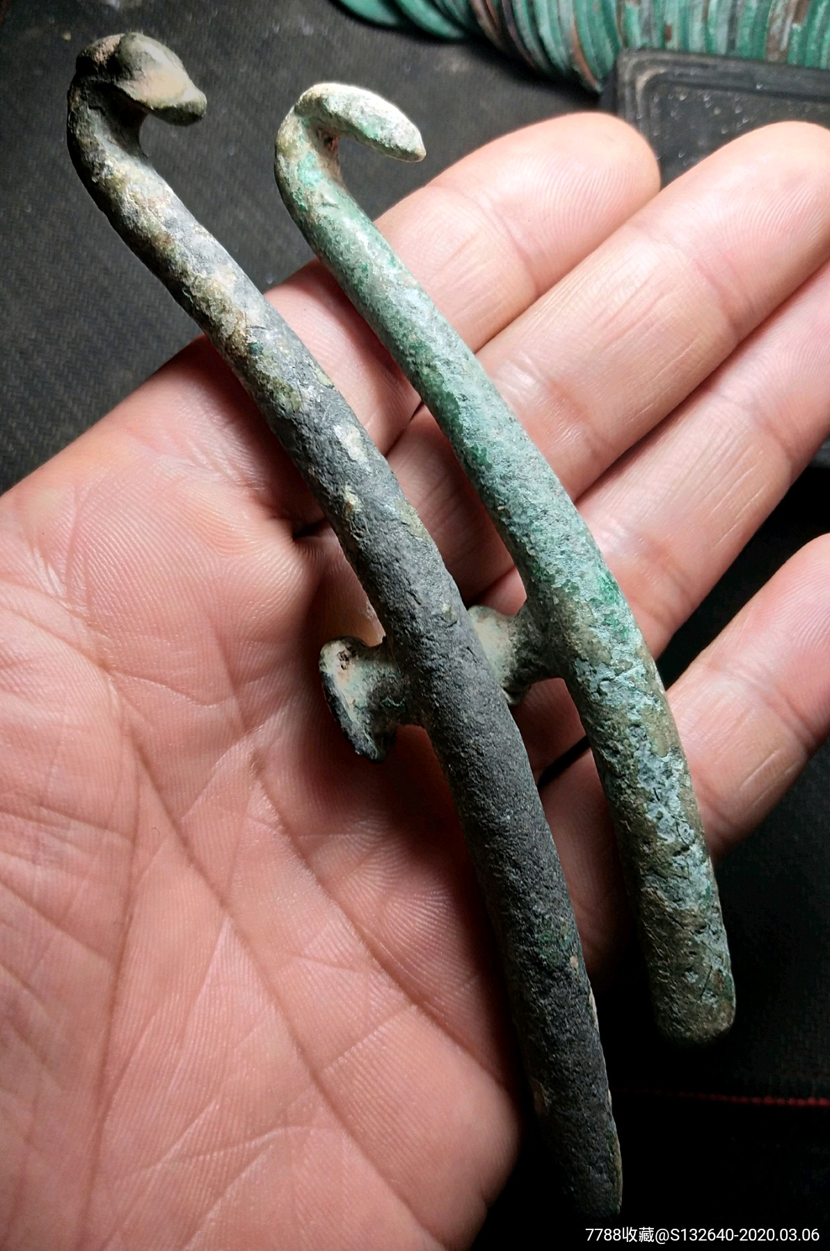 战汉青铜龙钩两支