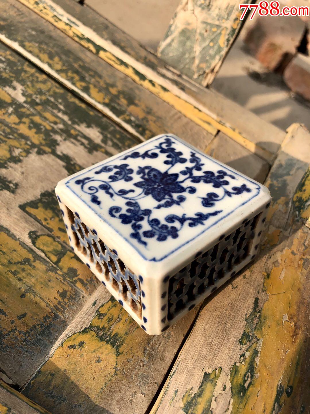 大清乾隆年制青花缠枝西番莲纹镇纸-青花瓷-7788瓷器